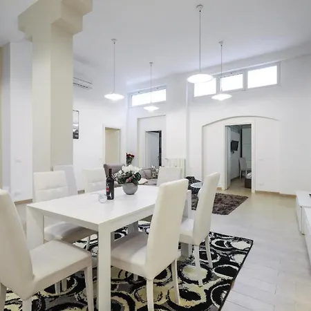 Lägenhet 3Br - Central Cozy 150M2 Flat