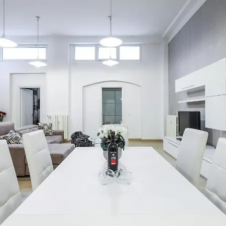 Lägenhet 3Br - Central Cozy 150M2 Flat