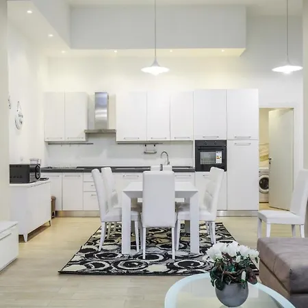 Lägenhet 3Br - Central Cozy 150M2 Flat
