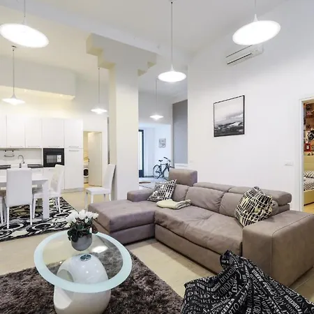 3Br - Central Cozy 150M2 Flat Lägenhet